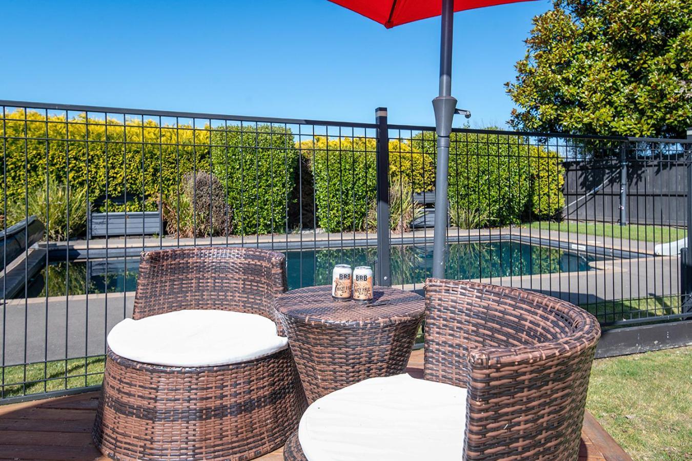 Mountviews Lodge Таупо Экстерьер фото
