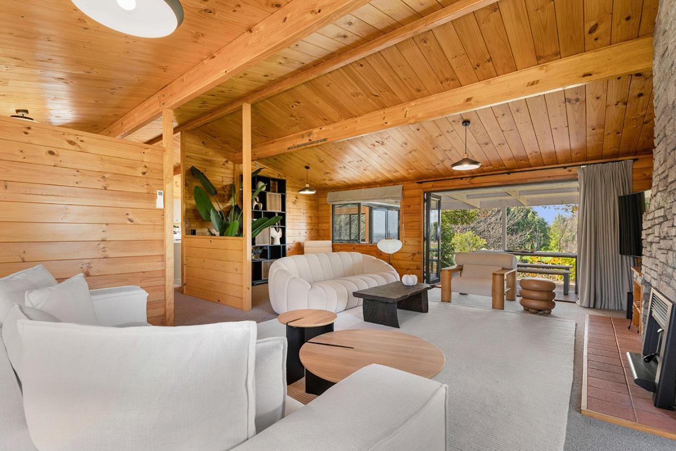 Mountviews Lodge Таупо Экстерьер фото