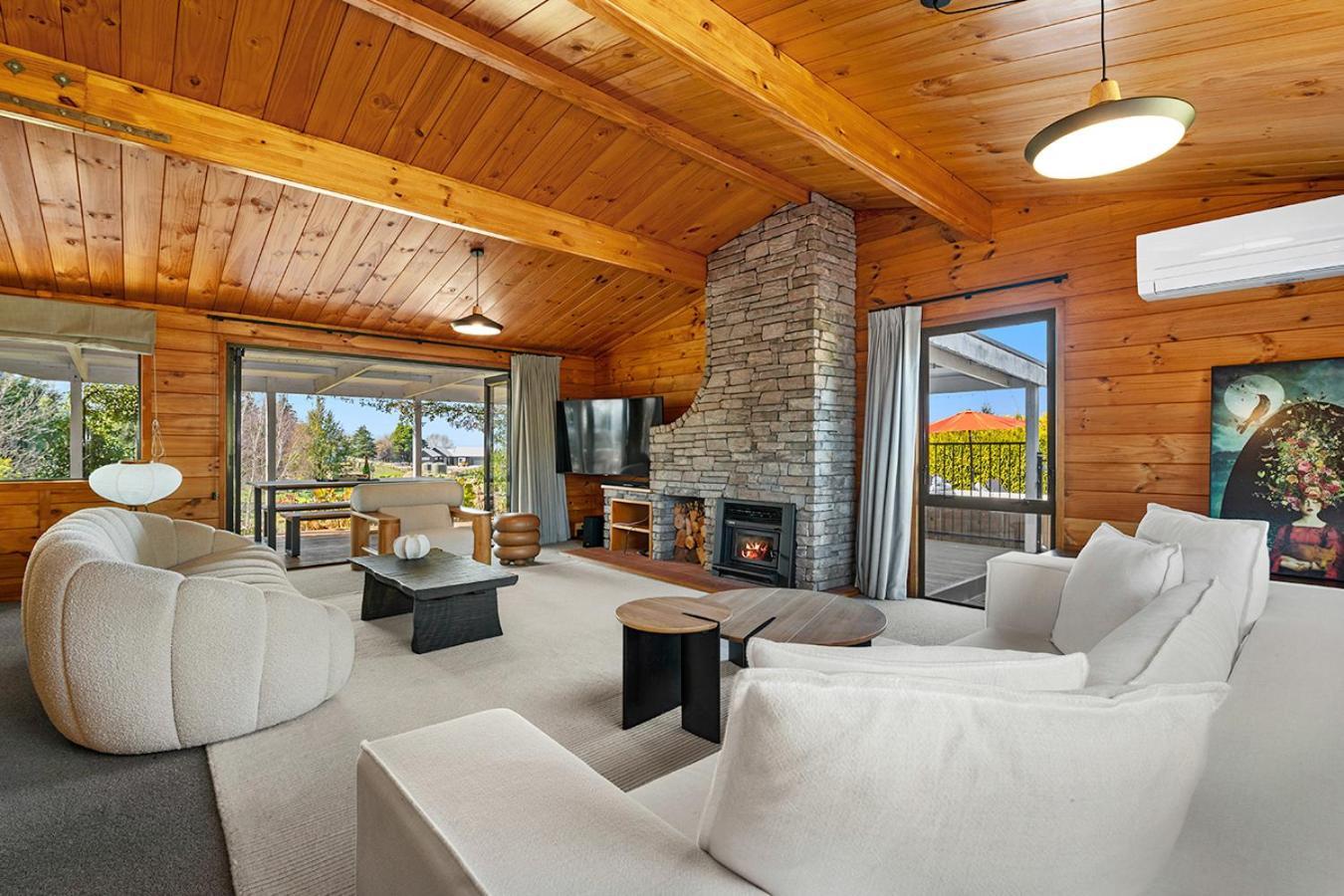 Mountviews Lodge Таупо Экстерьер фото