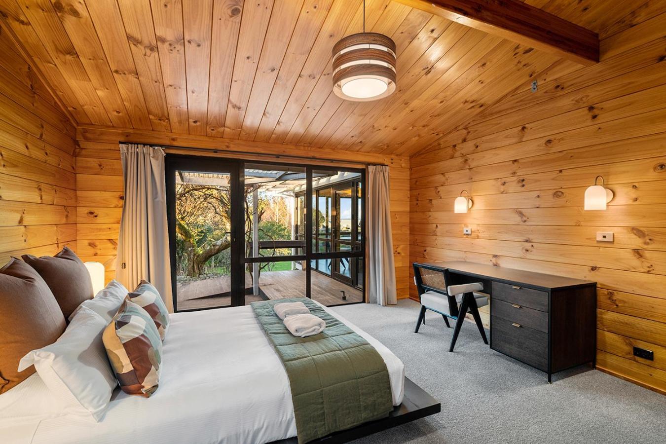 Mountviews Lodge Таупо Экстерьер фото